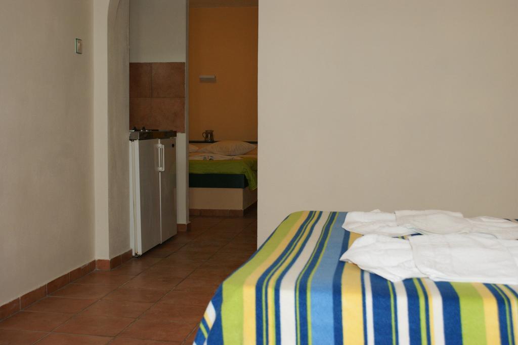 Jason Studios & Apartments Naxos City Værelse billede